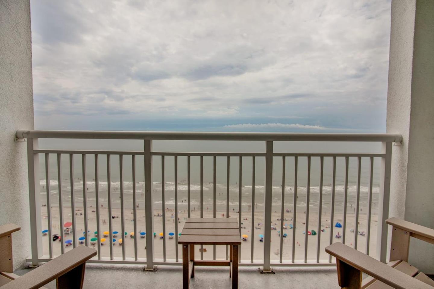 Oceanfront Escape Renovated Suite At Camelot 미를 비치 외부 사진