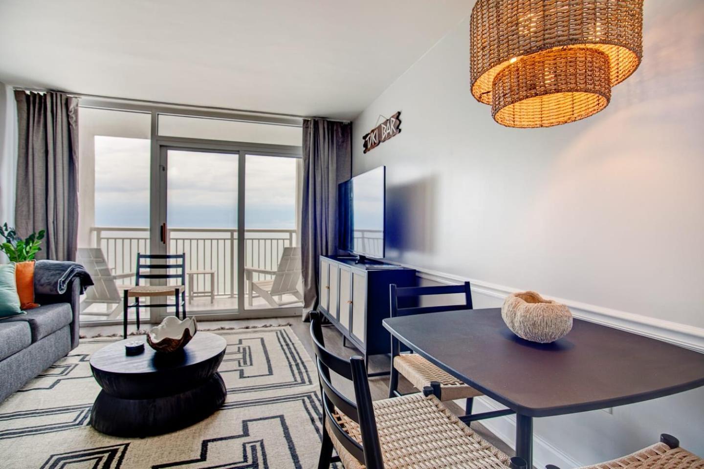 Oceanfront Escape Renovated Suite At Camelot 미를 비치 외부 사진